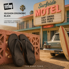 Sandalias FitFlop Iqushion Ergonomic Black para mujer en fotografía editorial propia de THE SURF TOWN con estética motel retro surf cinema y estilo lifestyle premium