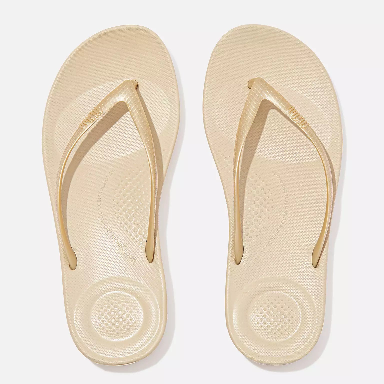 Chanclas mujer doradas FitFlop Iqushion Ergonomic Gold cómodas para verano y caminar