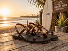 Sandalias Ipanema Glow Trendy turtle para mujer en beach club surf lifestyle premium al atardecer