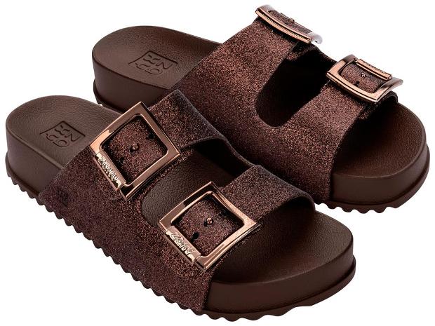 Sandalias ZAXY Partner New AD coffee con acabado glitter y doble hebilla para mujer