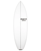 Tabla de surf Pyzel Gremlin en fotografía editorial propia de THE SURF TOWN con ambiente surf premium, playa de aguas cristalinas, luz solar diurna y fondo lifestyle costero para destacar este modelo de alto volumen y gran velocidad para olas pequeñas y medianas.