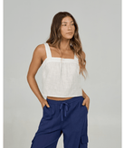 Top Salty Crew Charter Cami Off White para mujer con tirantes, tejido ligero y estilo veraniego inspirado en la moda costera