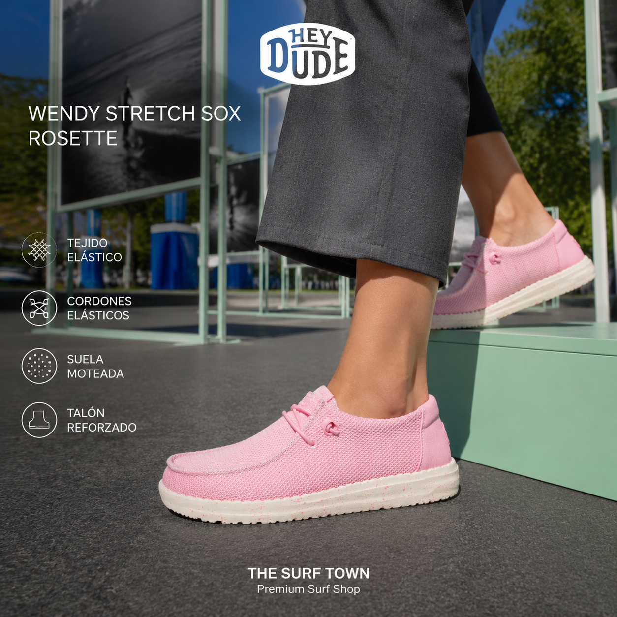 Zapatillas HEYDUDE Wendy Stretch Sox Rosette rosas para mujer, imagen editorial propia de THE SURF TOWN