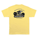 Camiseta Independent amarillo con estampado en pecho y espalda de gran formato.