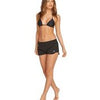 como quedan puestas las bermudas bañador volcom simply solid de 5 pulgadas negro para mujer
