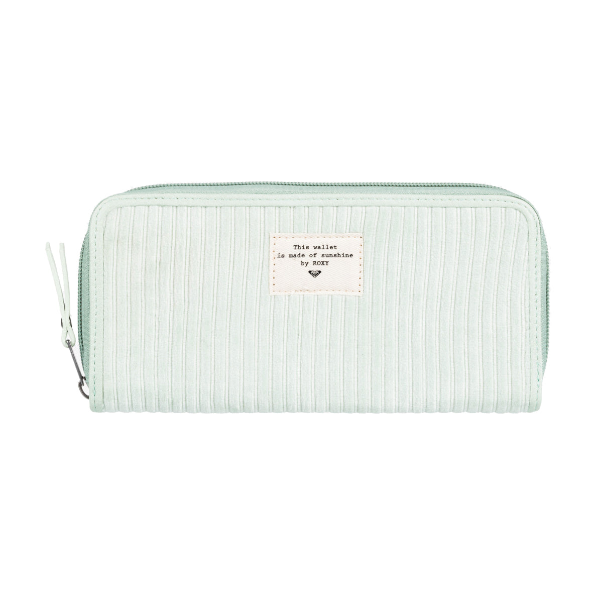 Cartera de suave tejido de micro pana, en color verde agua, con cierre de cremallera total y compartimentos interiores para tarjetas y bolsillo para monedas.