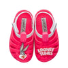 CHANCLAS CANGREJERAS IPANEMA DE BEBÉ   Ipanema Looney Tunes Bugs Bunny  Chanclas cangrejeras Ipanema edición limitada Looney Tunes Bugs Bunny, de color rosa fucsia con tira blanca. Súper cómodas, flexibles y lo mejor de todo es que se pueden mojar. 
