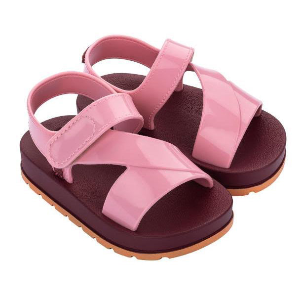 Sandalias Zaxy Baby Pink Cherry Red con cierre ajustable, suela antideslizante y gran comodidad, perfectas para playa, paseo y uso diario en verano